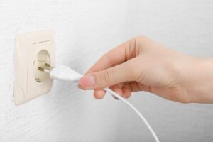 Addio alla classica presa elettrica: la nuova rivoluzione nelle case italiane